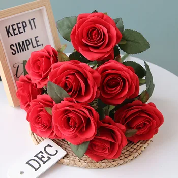 10 vienības daudzpakāpju mākslīgo ziedu augstas kvalitātes mākslīgās rožu ziedu sākuma kāzas, Ziemassvētku rotājumi rožu pušķis
