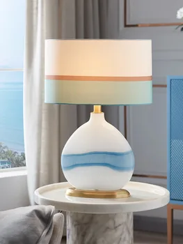 Augstas klases pielāgota luksusa stikla Vidusjūras galda lampas guļamistabas gultas lampa Eiropas vienkāršu baltu galda lampa